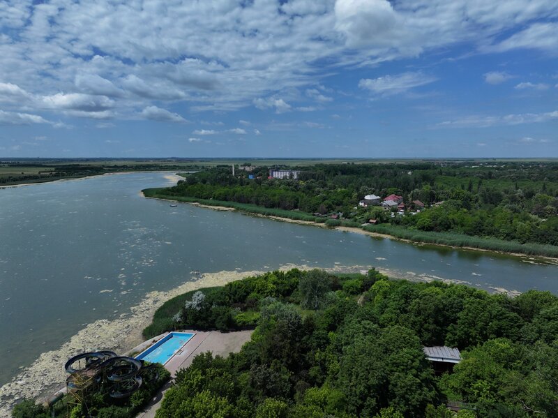 Ialomita Casa- Vila/ chiar langa pensiunea Amara