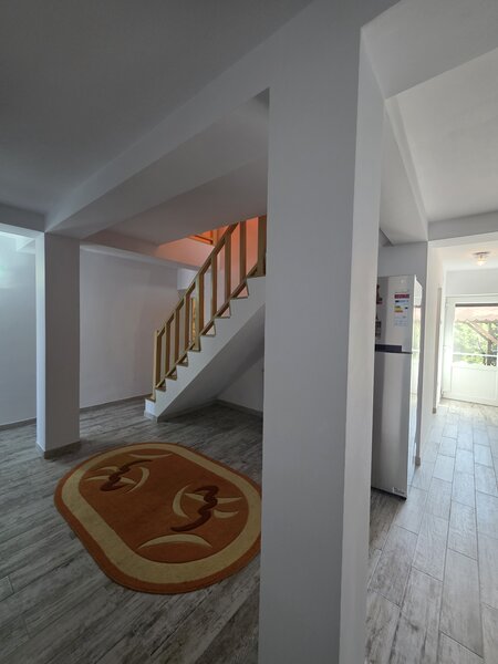Ialomita Casa- Vila/ chiar langa pensiunea Amara