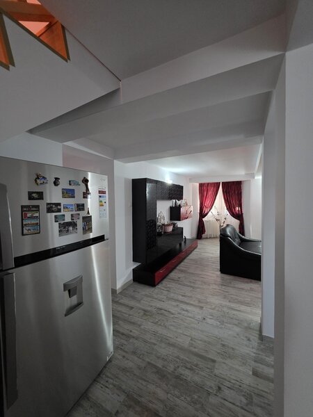 Ialomita Casa- Vila/ chiar langa pensiunea Amara