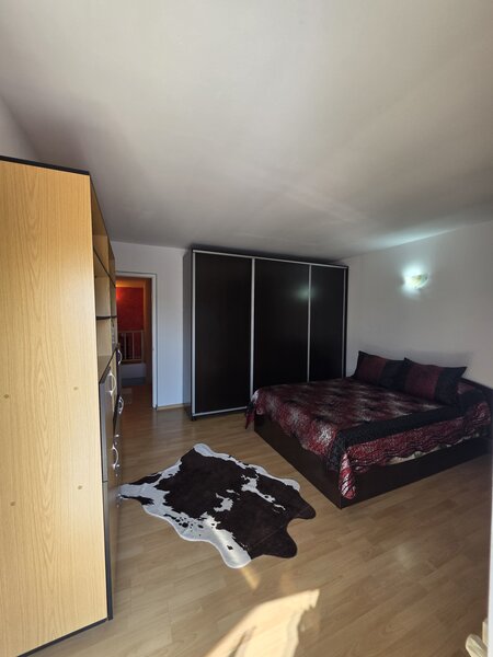 Ialomita Casa- Vila/ chiar langa pensiunea Amara