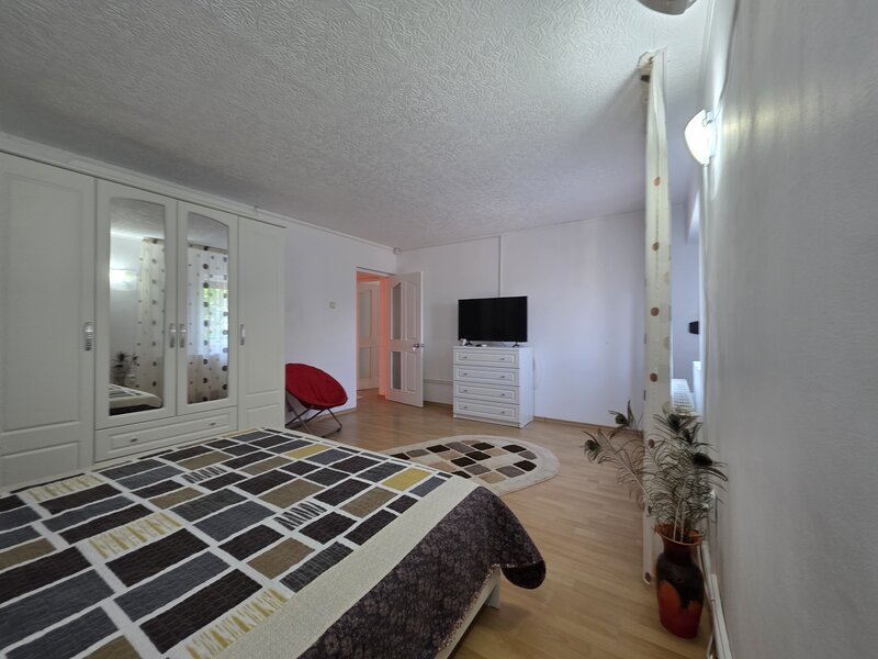 Ialomita Casa- Vila/ chiar langa pensiunea Amara